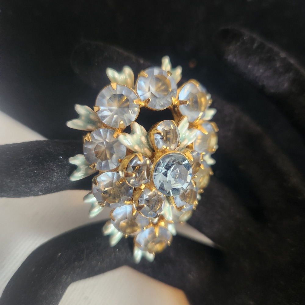 Vintage Light Blue Rhinestone Floral Cluster brooch Gold Tone Enamel Leaf Detail